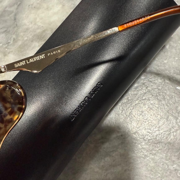 Ysl - Picture 3 of 3